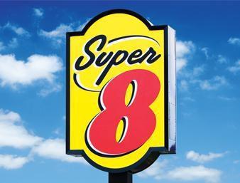 Super 8 By Wyndham Smoky Lake מראה חיצוני תמונה