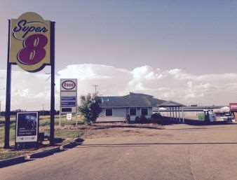 Super 8 By Wyndham Smoky Lake מראה חיצוני תמונה